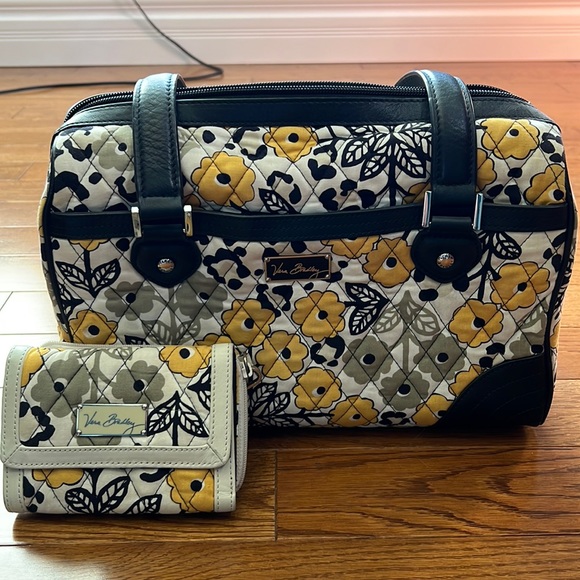 Vera Bradley Handbags - Vera Bradley purse and wallet